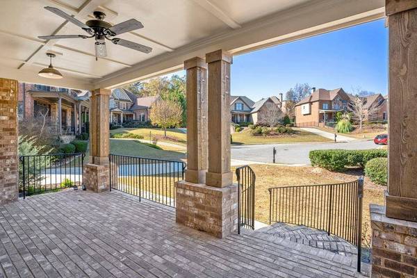 2962 Springbluff LN, Buford, GA 30519