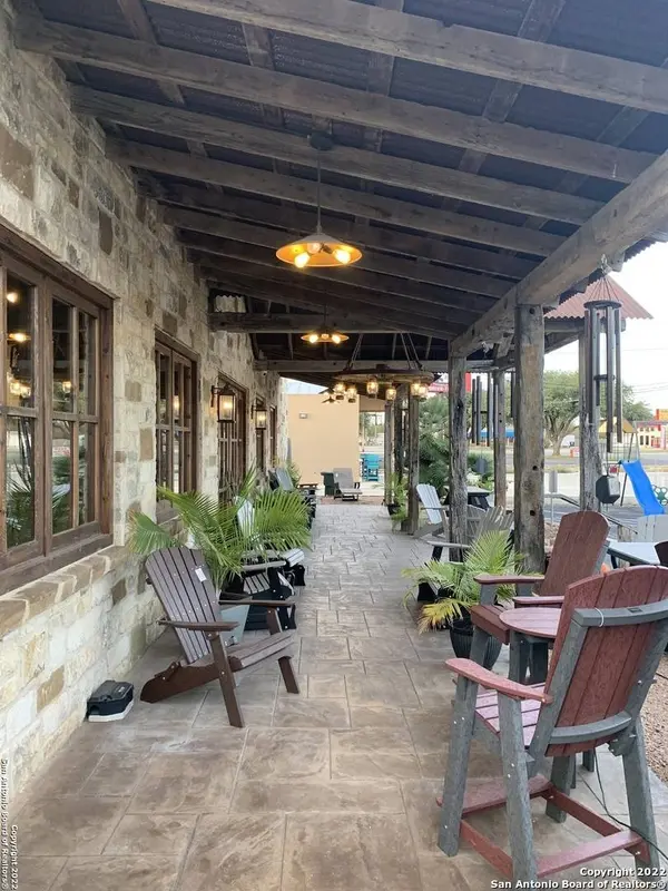 2209 MAIN ST, Uvalde, TX 78801-4946