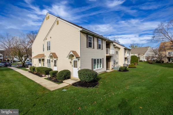 3740-B ADELAIDE DR, Mount Laurel, NJ 08054
