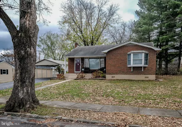 608 LINDEN LN, Martinsburg, WV 25401