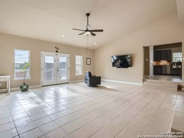 180 COUNTY ROAD 2750, Mico, TX 78056-5455