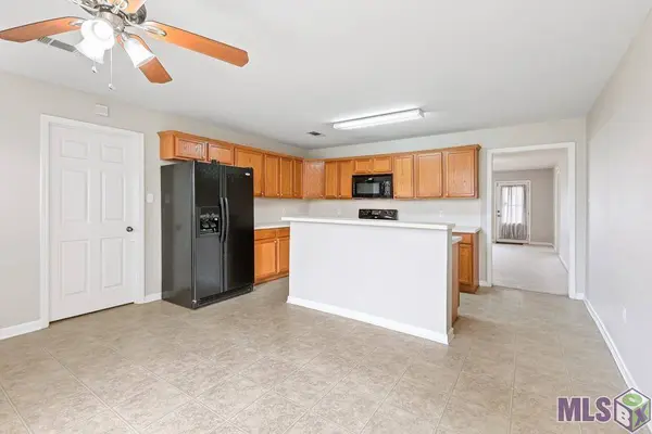 23617 SPRINGHILL DR, Denham Springs, LA 70726