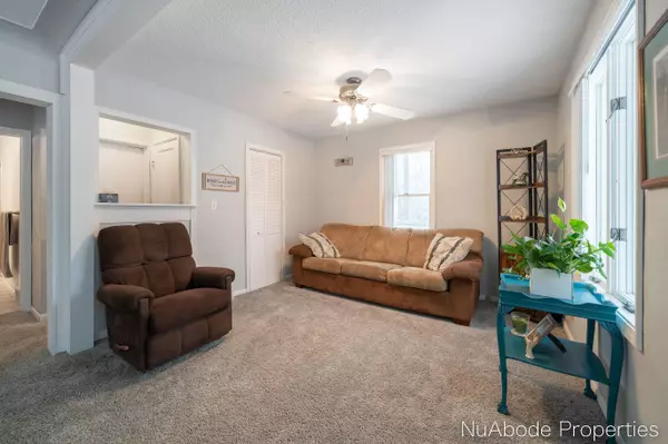 1512 Holton Road, Muskegon, MI 49444