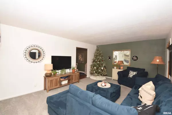 9523 W LAKE CAMELOT DR, Mapleton, IL 61547