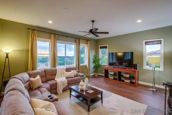 11646 Punta Dulcina, San Diego, CA 92131