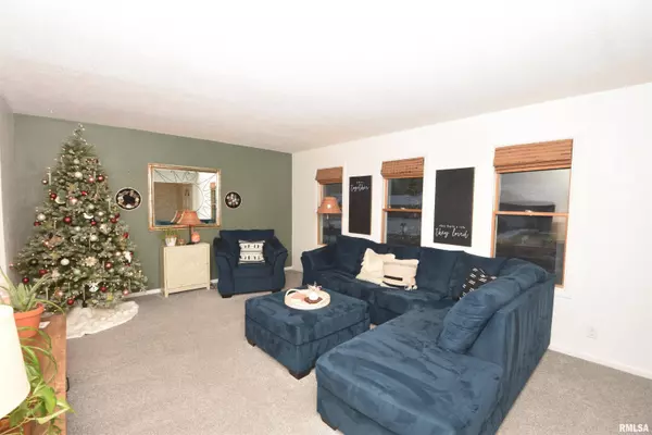 9523 W LAKE CAMELOT DR, Mapleton, IL 61547