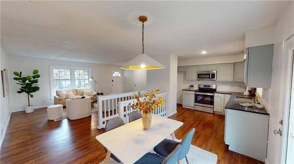 9800 E 51st TER, Kansas City, MO 64133