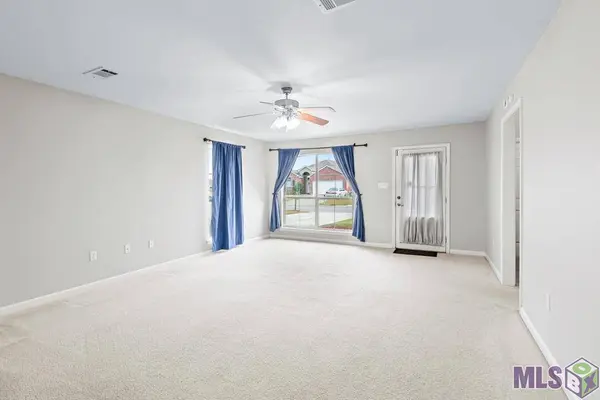 23617 SPRINGHILL DR, Denham Springs, LA 70726