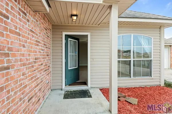 23617 SPRINGHILL DR, Denham Springs, LA 70726