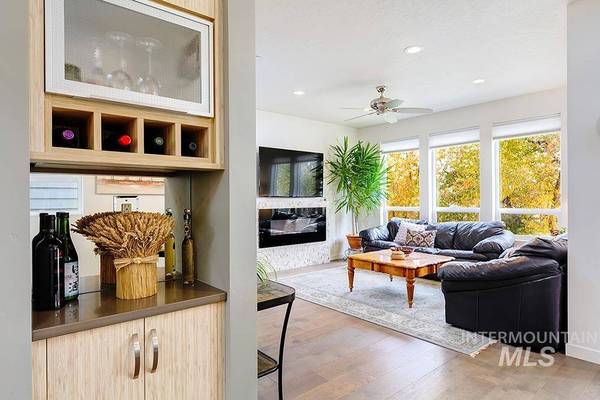 3596 N Prospect Way, Garden City, ID 83714