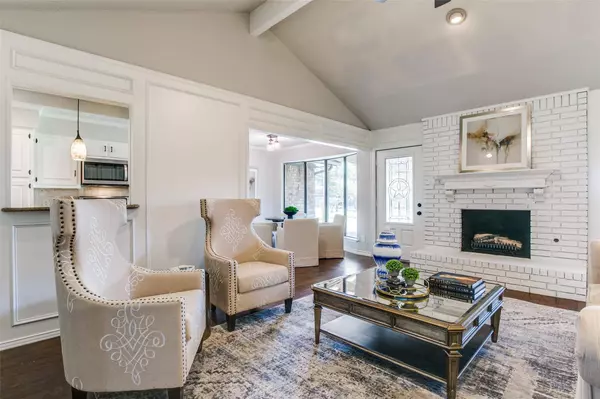 852 E Worth Street, Grapevine, TX 76051