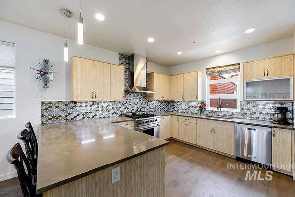 3596 N Prospect Way, Garden City, ID 83714