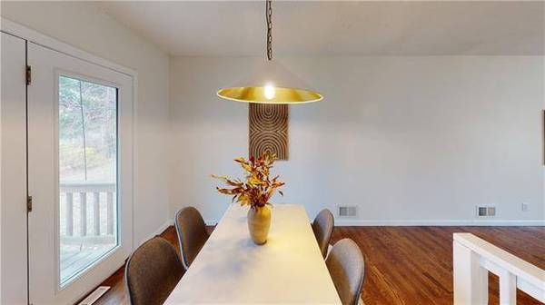 9800 E 51st TER, Kansas City, MO 64133