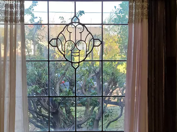 387 S 14TH AVE, Cornelius, OR 97113