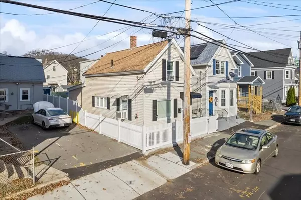 57 Kingston St, Lawrence, MA 01843