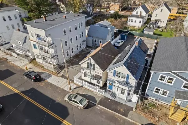 57 Kingston St, Lawrence, MA 01843