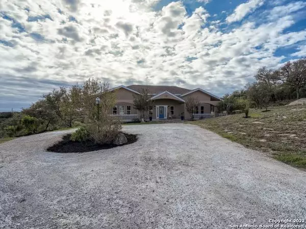 180 COUNTY ROAD 2750, Mico, TX 78056-5455