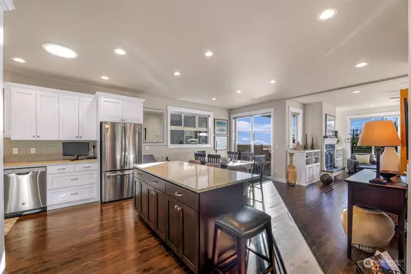 813 11th ST, Bellingham, WA 98225