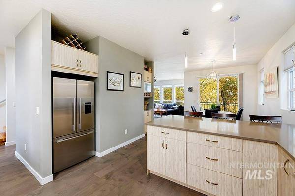 3596 N Prospect Way, Garden City, ID 83714