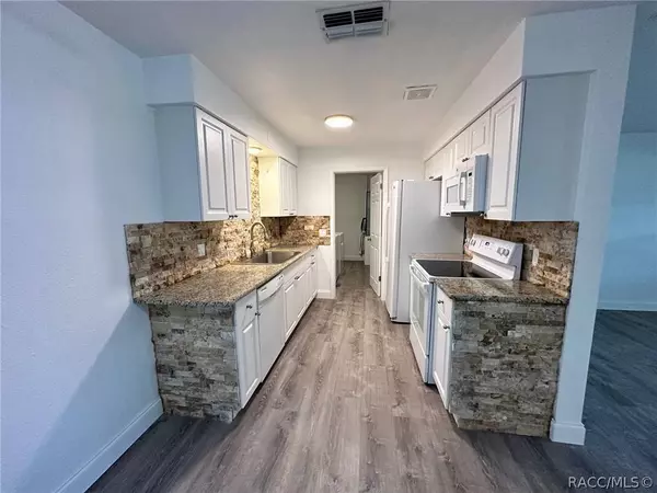 14 N Barbour ST, Beverly Hills, FL 34465