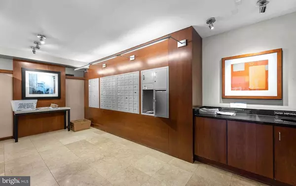 2725 39TH ST NW #201, Washington, DC 20007