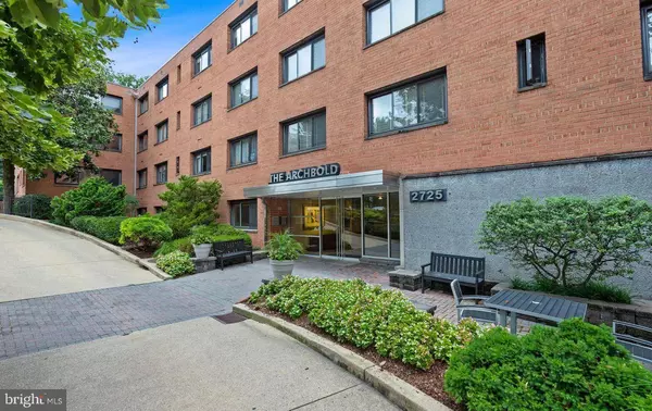 2725 39TH ST NW #201