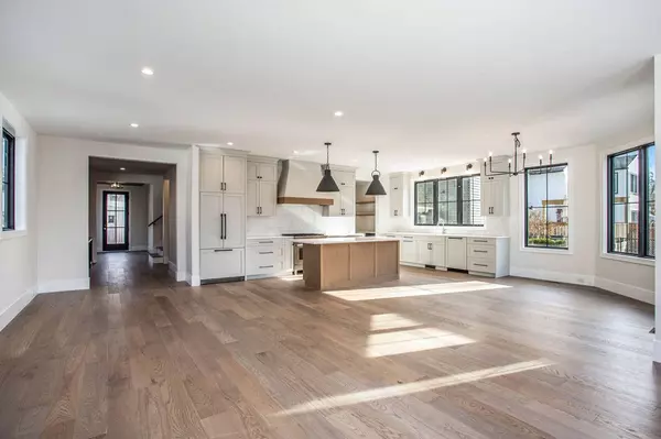 1011 Lake Grove SE Avenue, East Grand Rapids, MI 49506