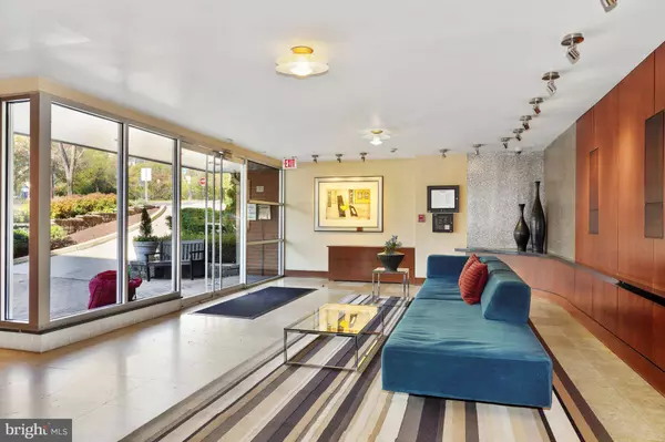 2725 39TH ST NW #201, Washington, DC 20007