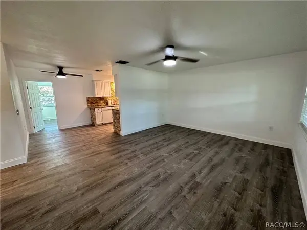 14 N Barbour ST, Beverly Hills, FL 34465