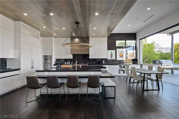 34 Sun Glow Lane, Las Vegas, NV 89135