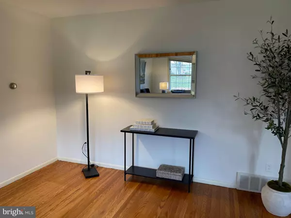 1677 KENMARE DR, Dresher, PA 19025