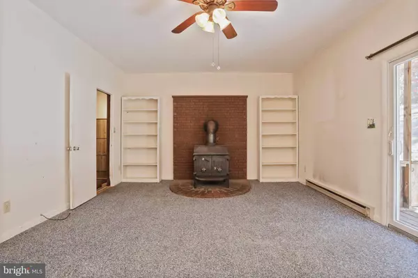 58 HENRY O MICHAEL RD, Berkeley Springs, WV 25411