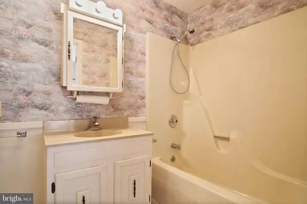 58 HENRY O MICHAEL RD, Berkeley Springs, WV 25411