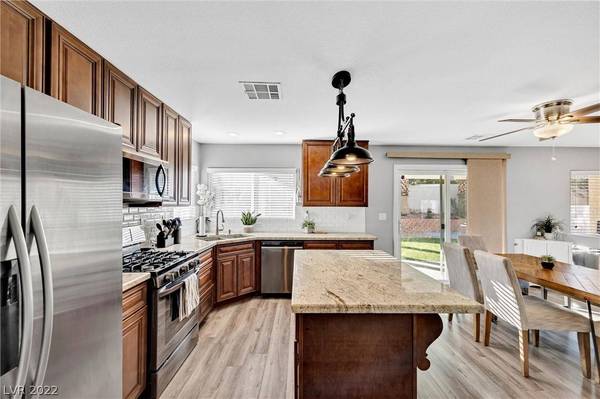 8105 Sienna Hollow Court, Las Vegas, NV 89143