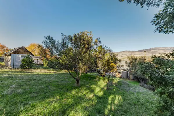 1172 N Main ST, Ashland, OR 97520