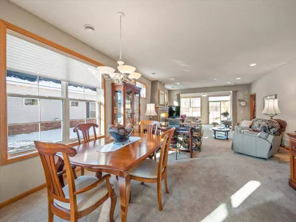 10562 Mississippi CIR N, Brooklyn Park, MN 55443