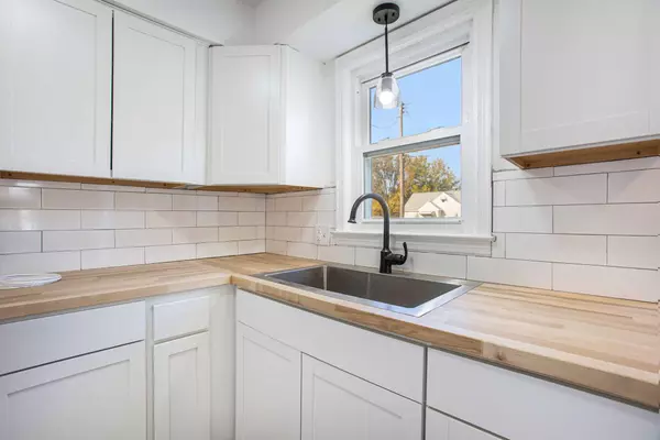 738 Buckingham SW Street, Wyoming, MI 49509