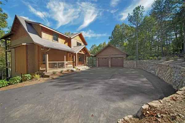 1002 Clear Creek VLY, Ellijay, GA 30540