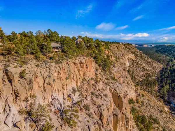 1772 Camino Uva, Los Alamos, NM 87544