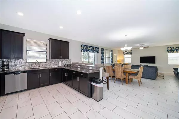 1302 BIRDIE WAY, Davenport, FL 33896