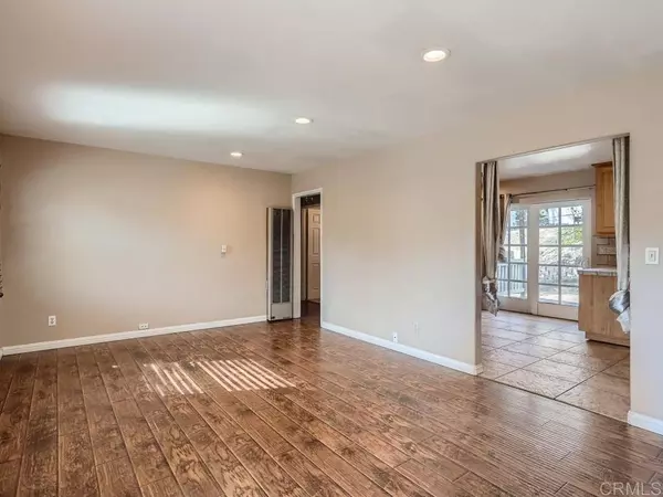 162 Almyra, El Cajon, CA 92019