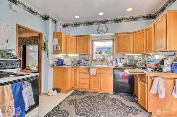 2418 Highland AVE, Everett, WA 98201