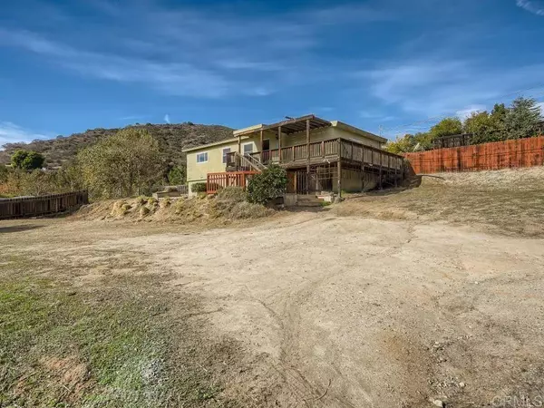 162 Almyra, El Cajon, CA 92019