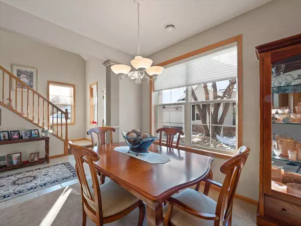 10562 Mississippi CIR N, Brooklyn Park, MN 55443