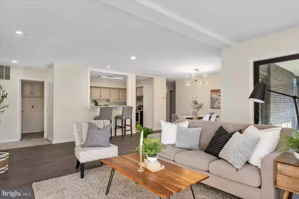 27 STONEHENGE CIR #10, Baltimore, MD 21208