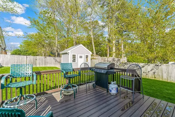 22 Forest Park Ave, Tyngsborough, MA 01879