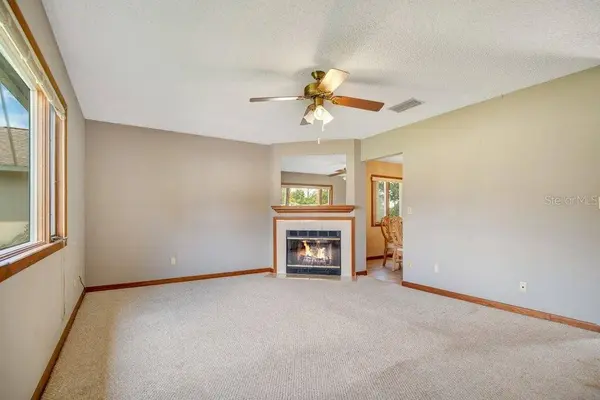 52 WOODBURY DR, Palm Coast, FL 32164