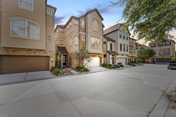 2712 Kings Retreat CIR, Houston, TX 77345