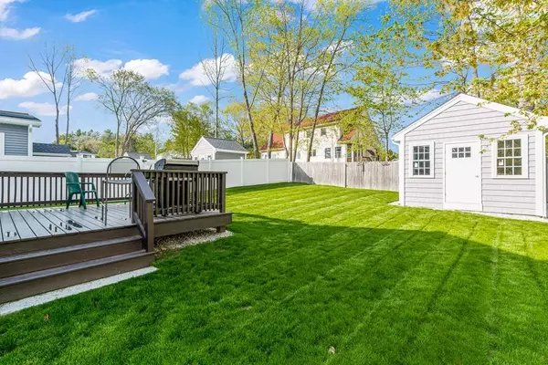 22 Forest Park Ave, Tyngsborough, MA 01879