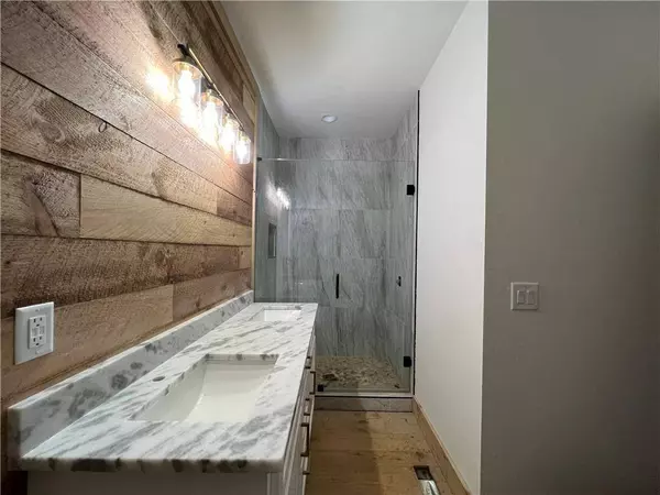 318 LEES RIDE, Mccaysville, GA 30555